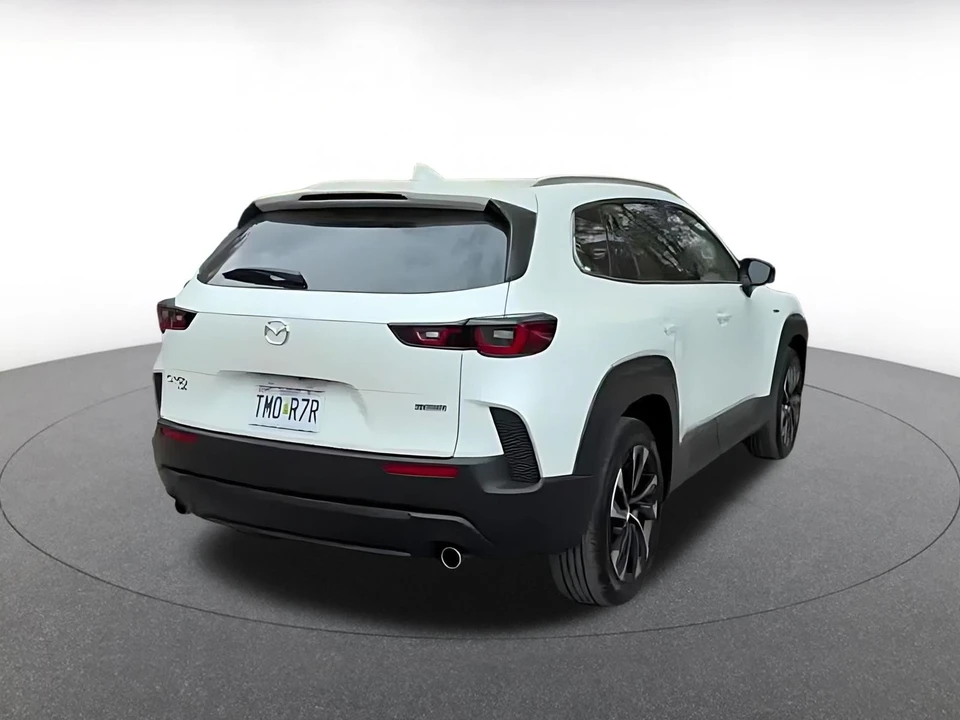 2025 Mazda CX-50 - Image 16 of 31