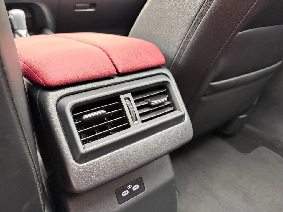 2025 Mazda CX-50 - Image 21 of 31