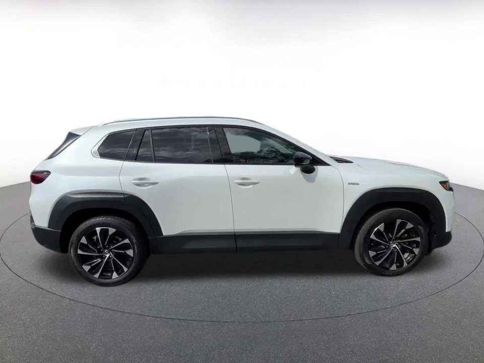 2025 Mazda CX-50 - Image 15 of 31