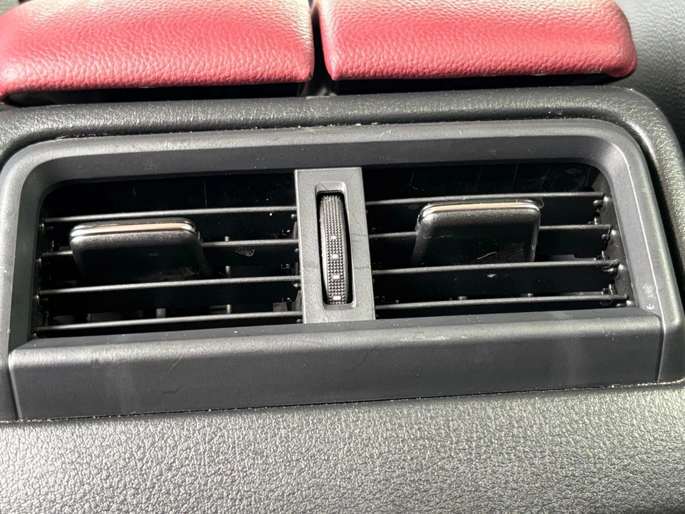 2025 Mazda CX-50 - Image 22 of 31