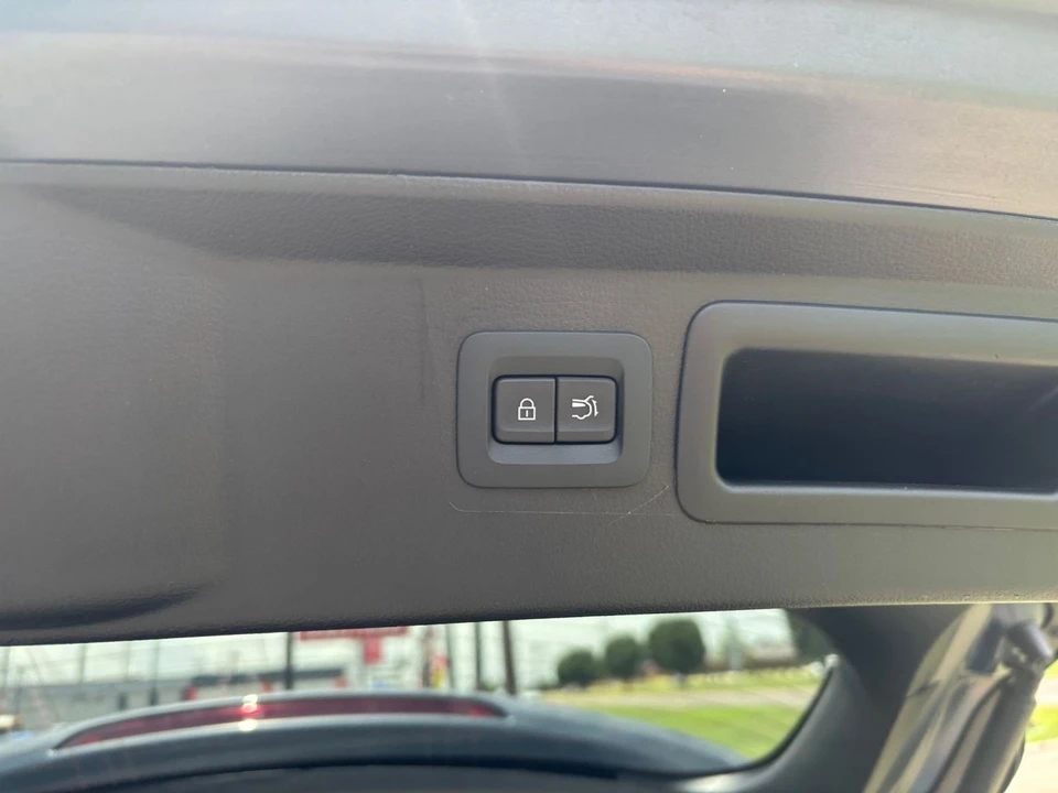 2025 Mazda CX-50 - Image 25 of 31