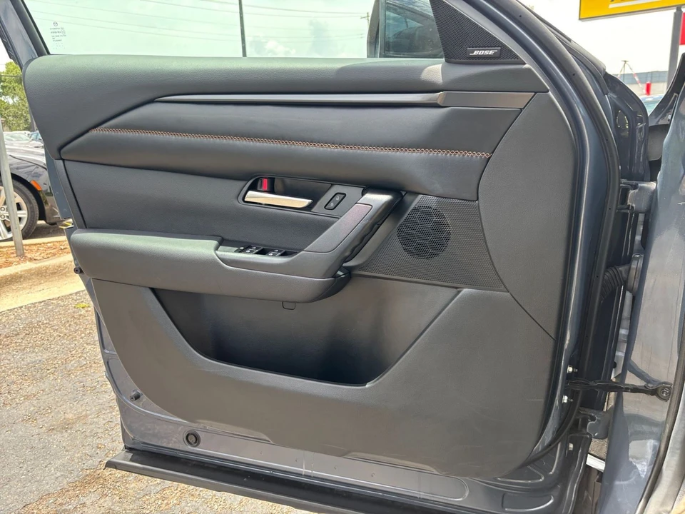 2025 Mazda CX-50 - Image 20 of 31