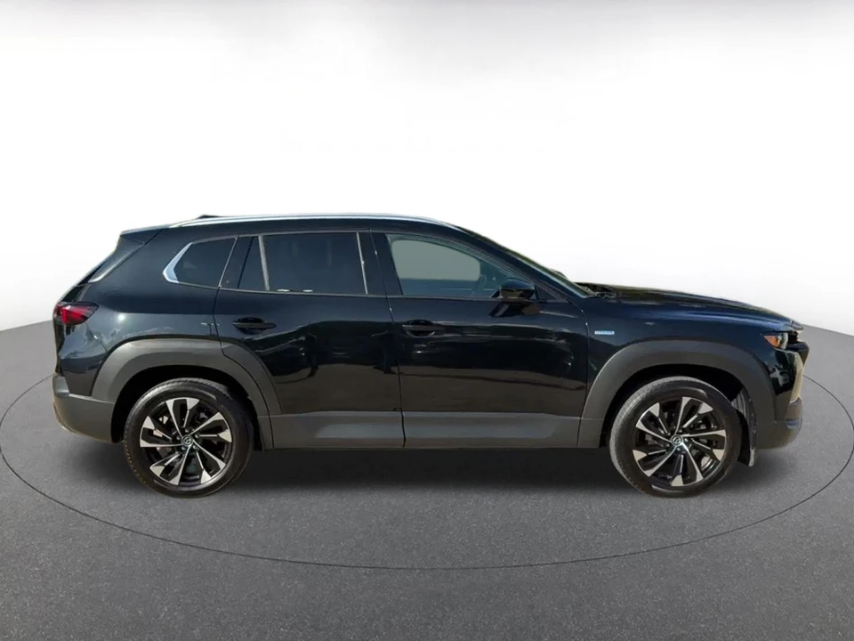 2025 Mazda CX-50 - Image 18 of 31