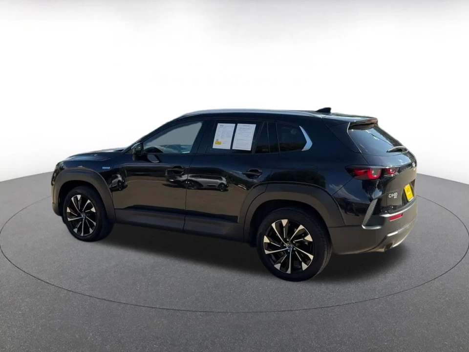 2025 Mazda CX-50 - Image 12 of 31