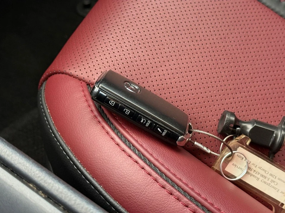 2025 Mazda CX-50 - Image 24 of 31