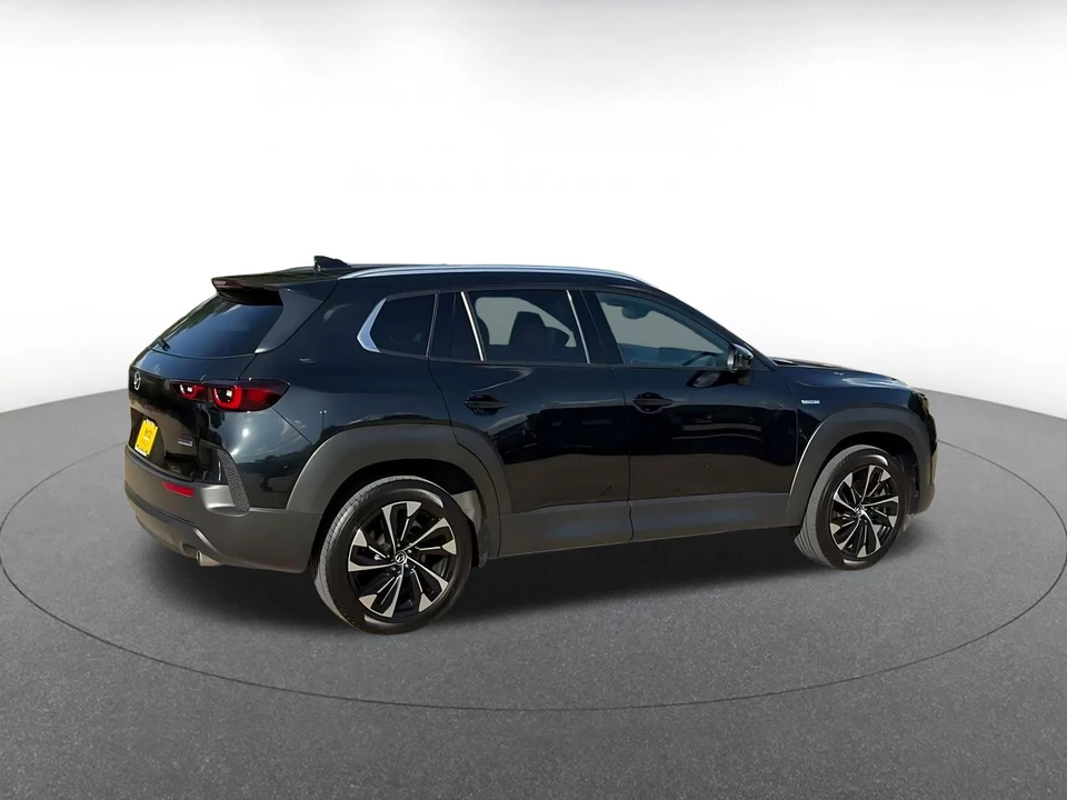 2025 Mazda CX-50 - Image 17 of 31