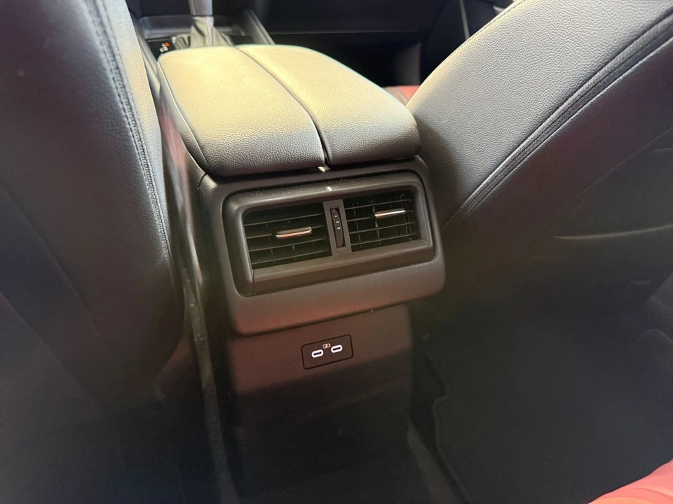 2025 Mazda CX-50 - Image 27 of 31
