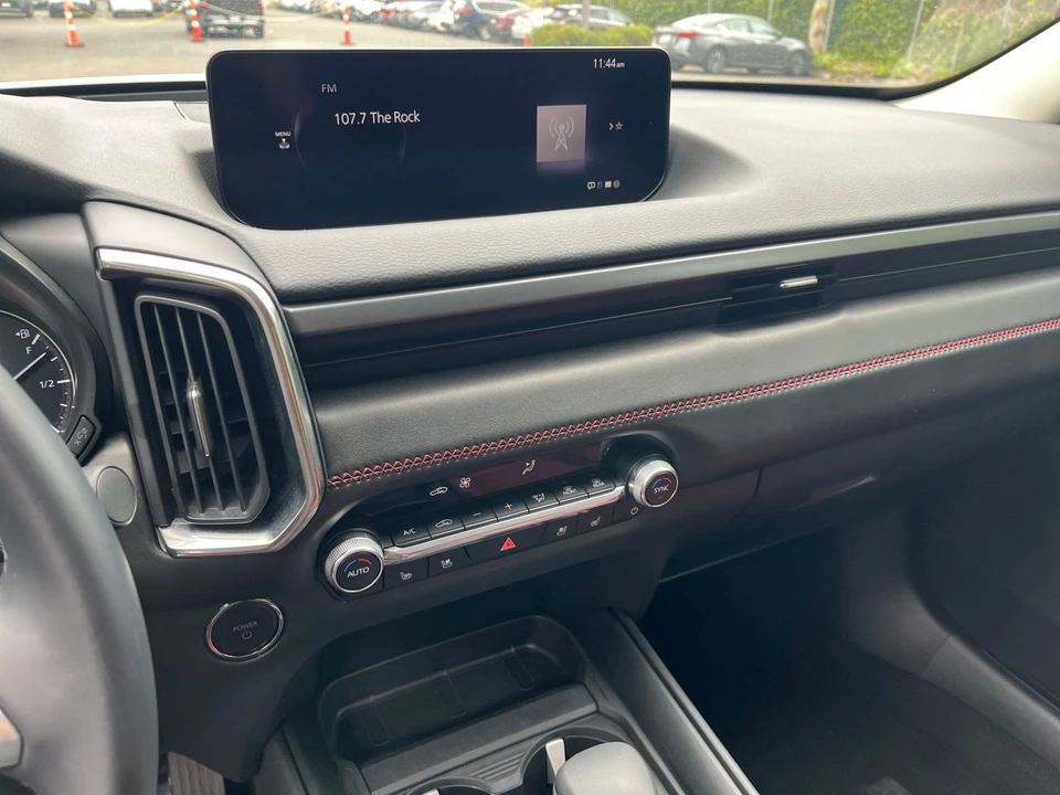 2025 Mazda CX-50 - Image 14 of 31