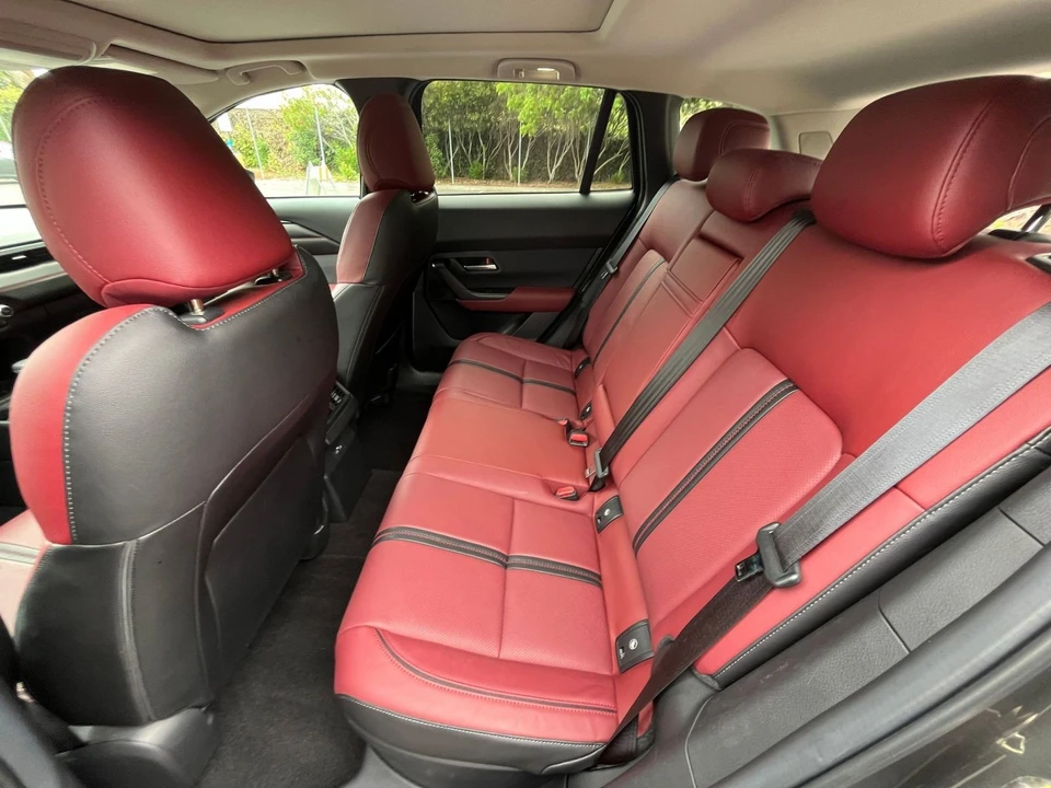 2025 Mazda CX-50 - Image 22 of 31