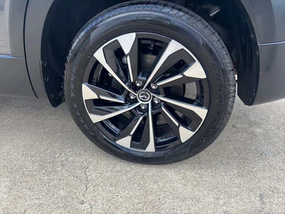 2025 Mazda CX-50 - Image 27 of 31