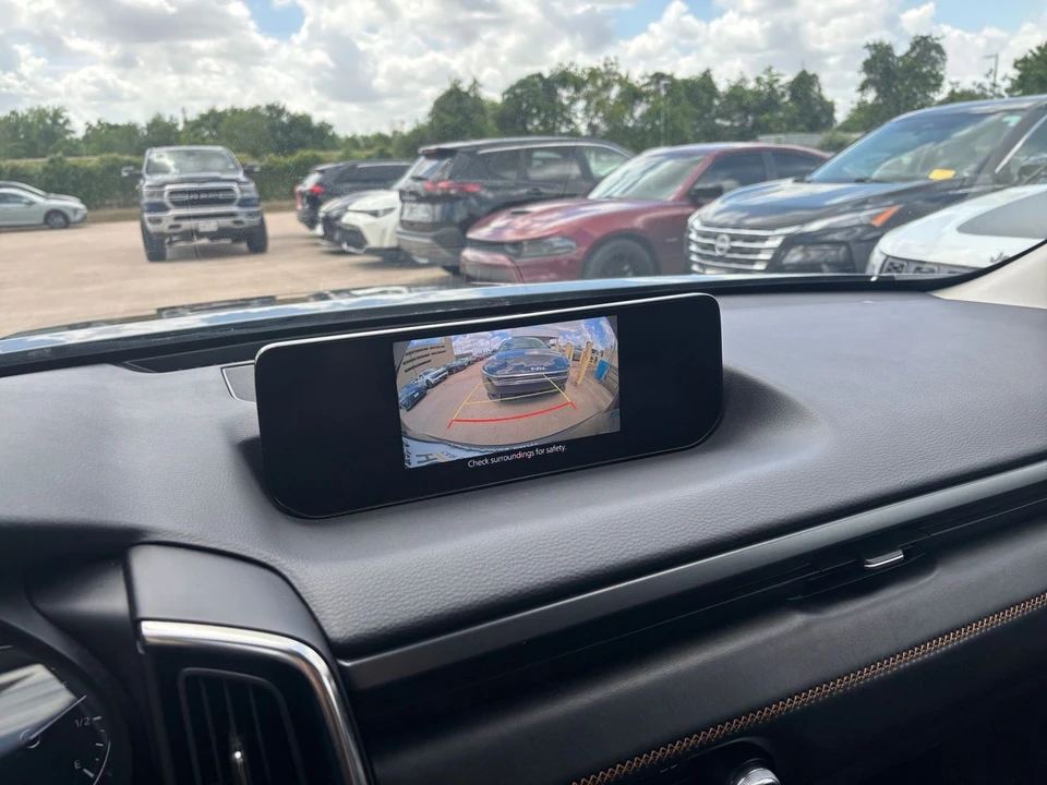 2025 Mazda CX-50 - Image 21 of 31
