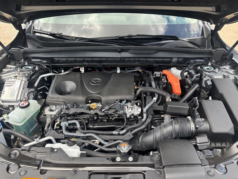 2025 Mazda CX-50 - Image 29 of 31