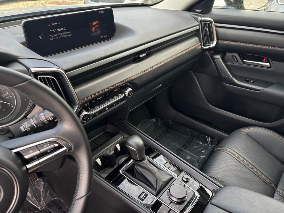 2025 Mazda CX-50 - Image 16 of 31
