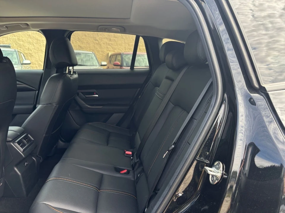 2025 Mazda CX-50 - Image 25 of 31