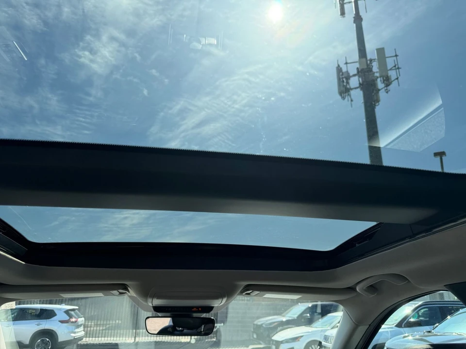 2025 Mazda CX-50 - Image 26 of 31