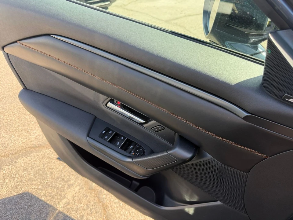 2025 Mazda CX-50 - Image 17 of 31