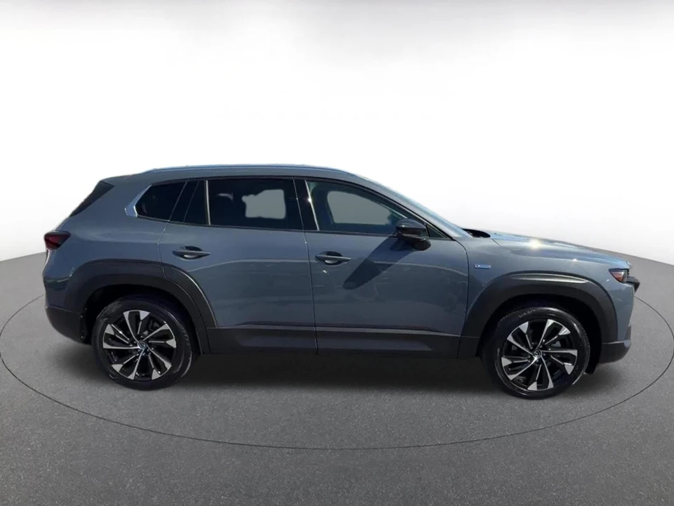 2025 Mazda CX-50 - Image 15 of 31