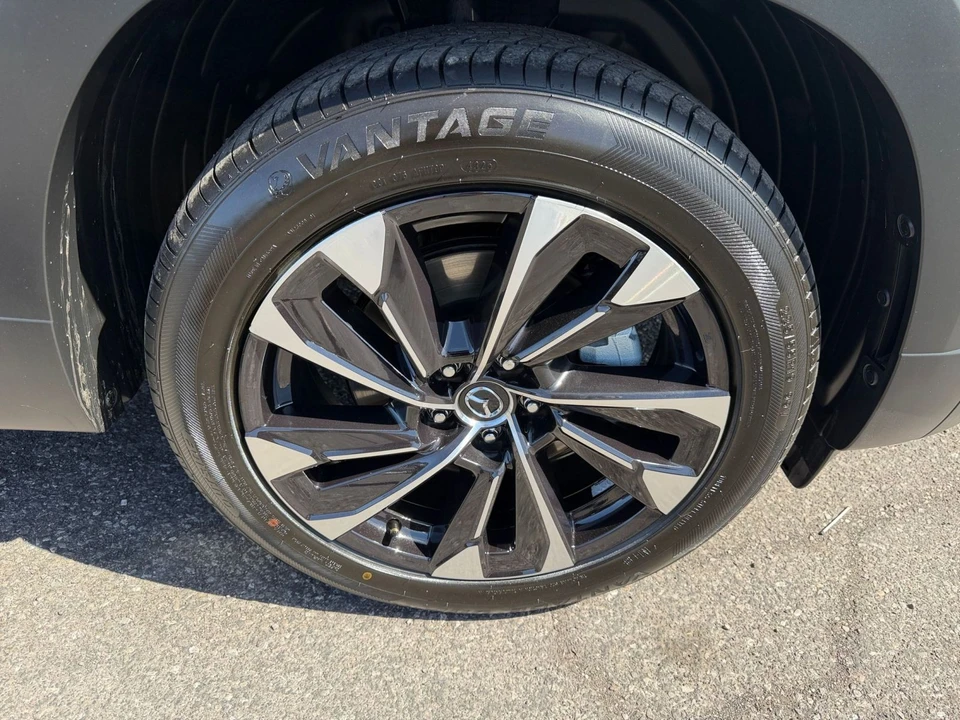 2025 Mazda CX-50 - Image 28 of 31