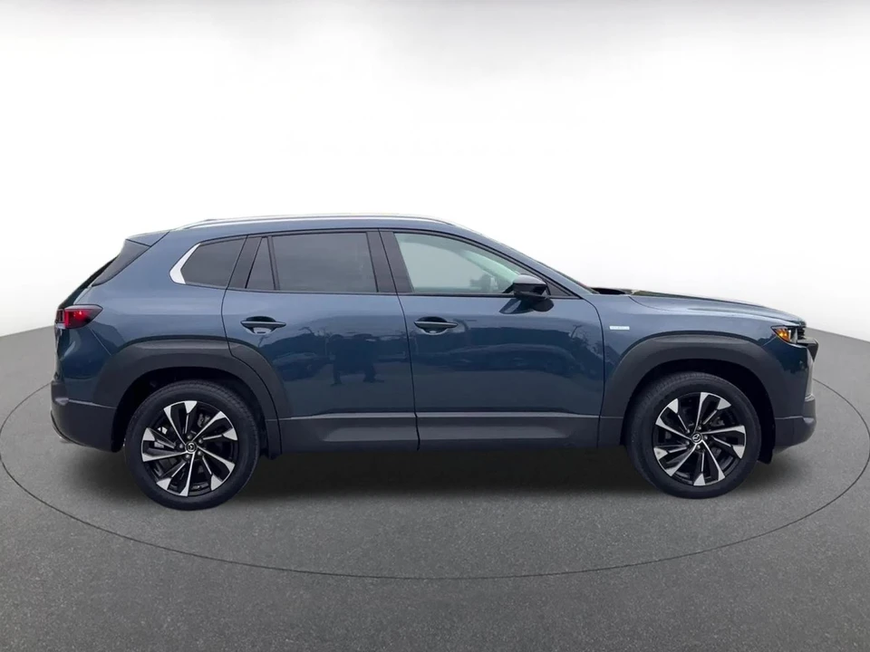 2025 Mazda CX-50 - Image 18 of 31