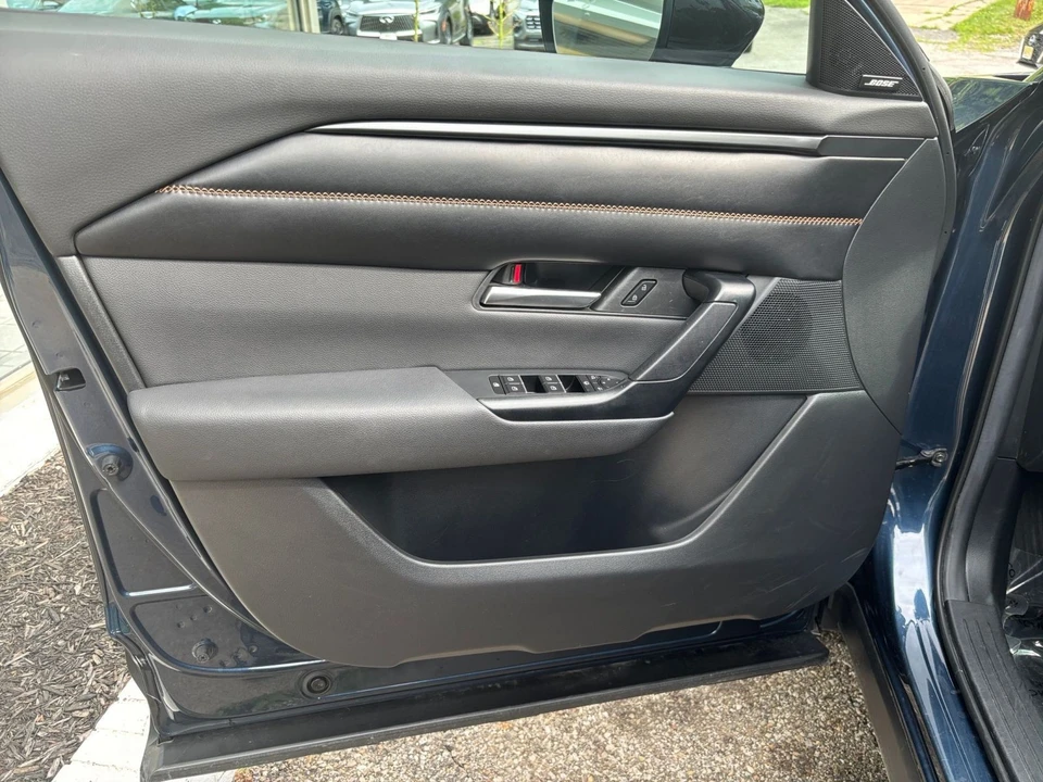 2025 Mazda CX-50 - Image 20 of 31