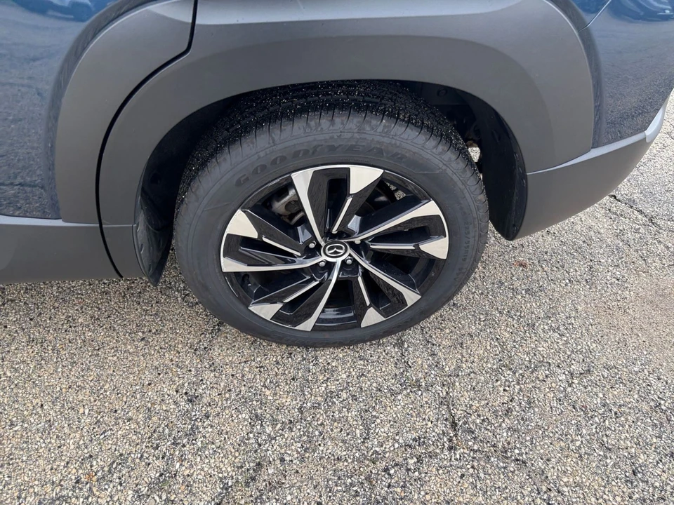 2025 Mazda CX-50 - Image 28 of 31