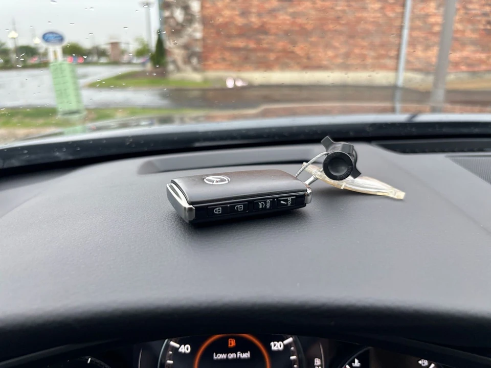2025 Mazda CX-50 - Image 23 of 31