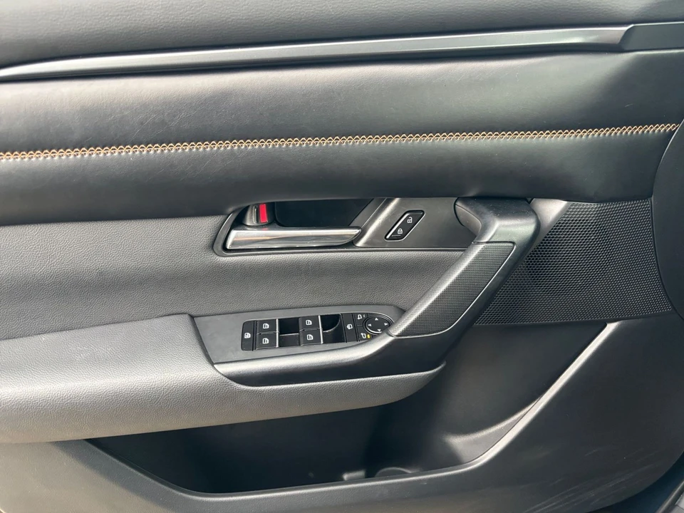 2025 Mazda CX-50 - Image 17 of 31