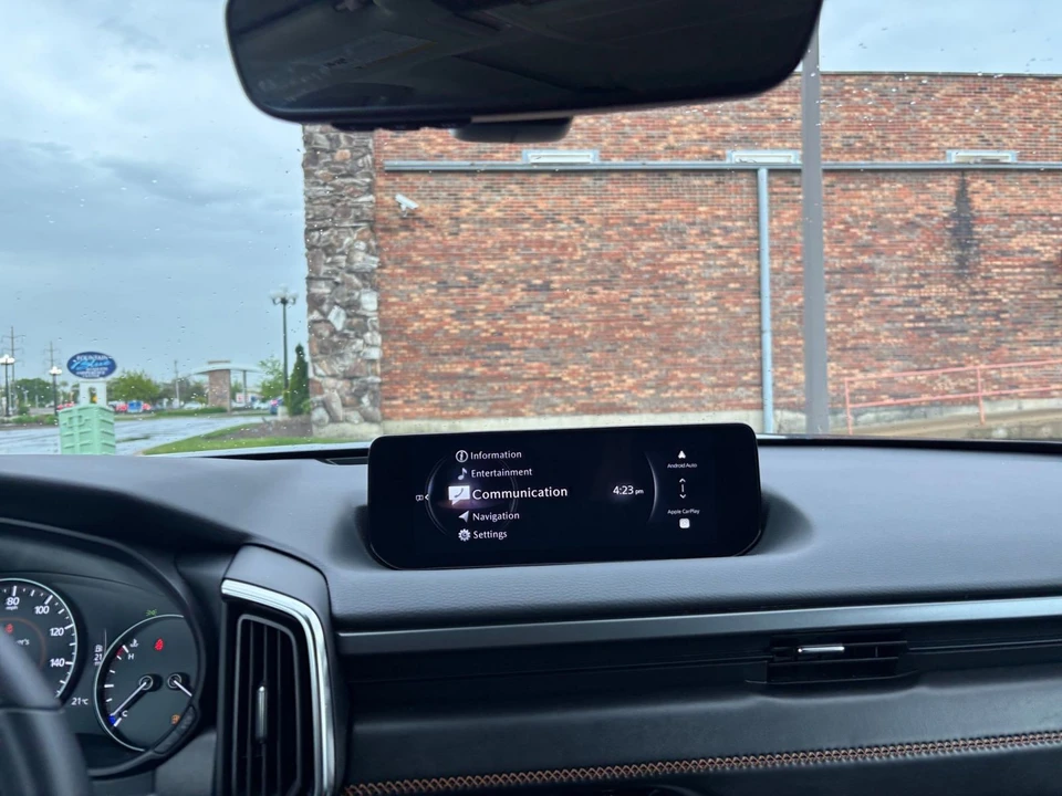 2025 Mazda CX-50 - Image 19 of 31