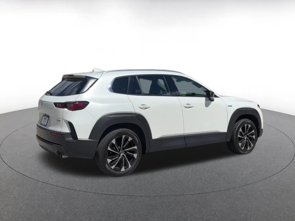 2025 Mazda CX-50 - Image 17 of 31