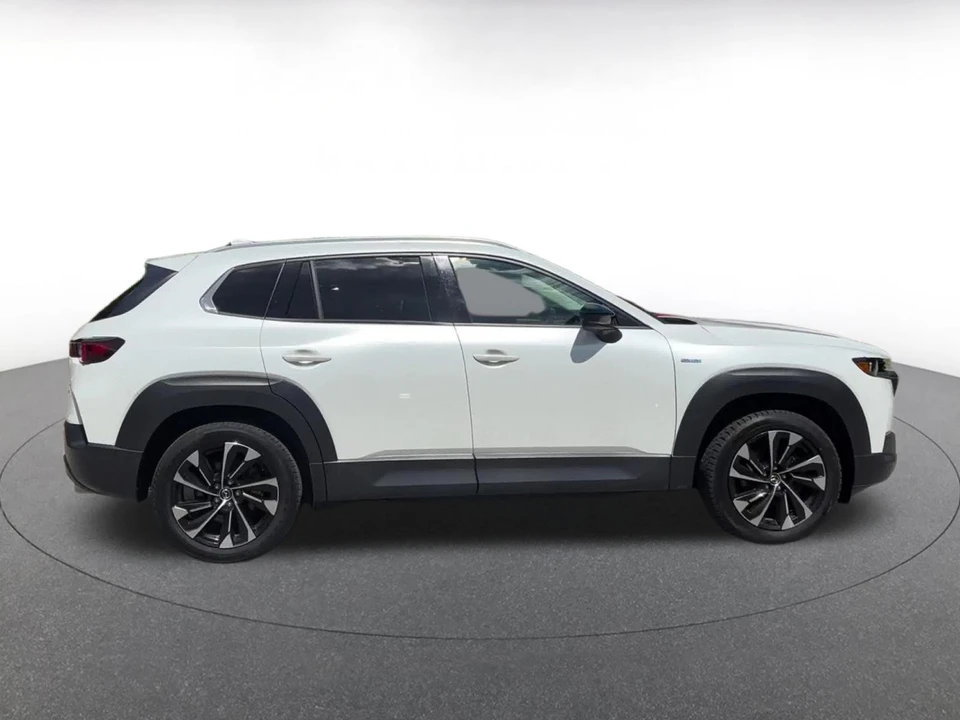 2025 Mazda CX-50 - Image 18 of 31
