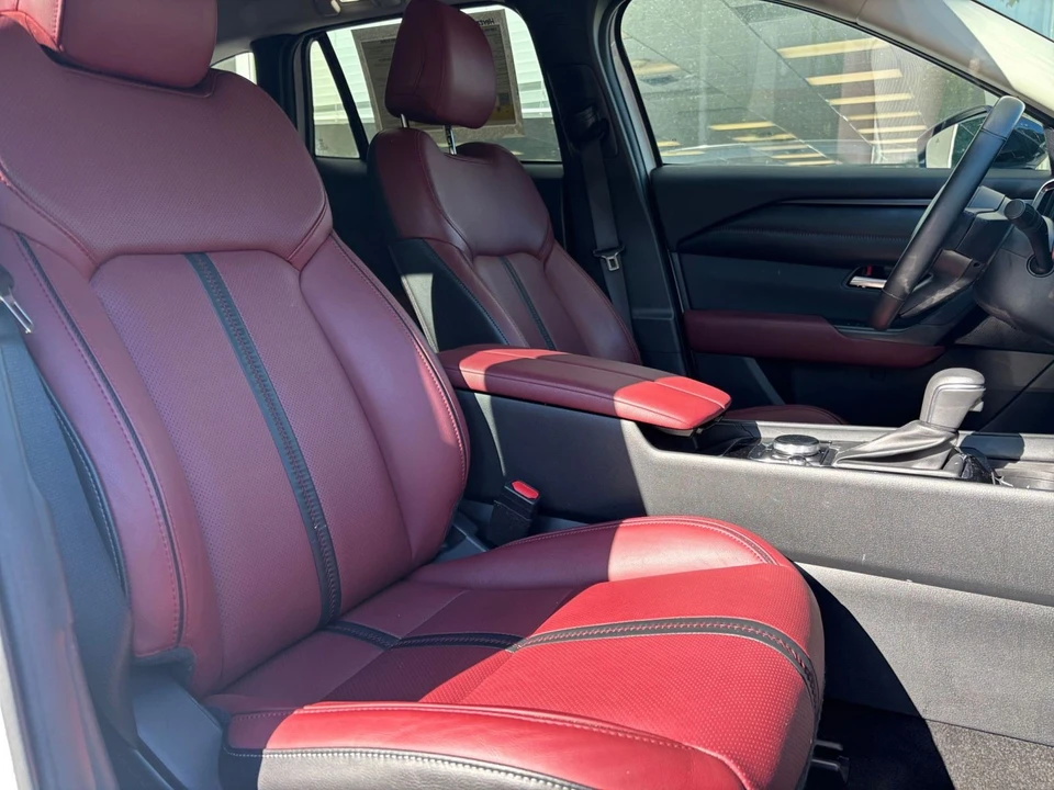 2025 Mazda CX-50 - Image 30 of 31