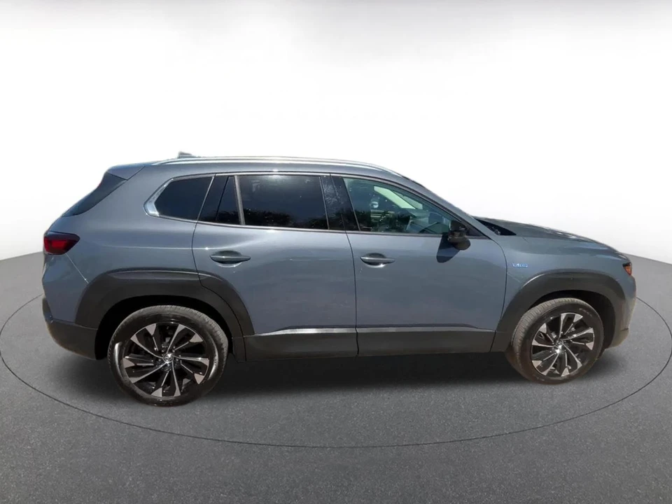 2025 Mazda CX-50 - Image 13 of 31