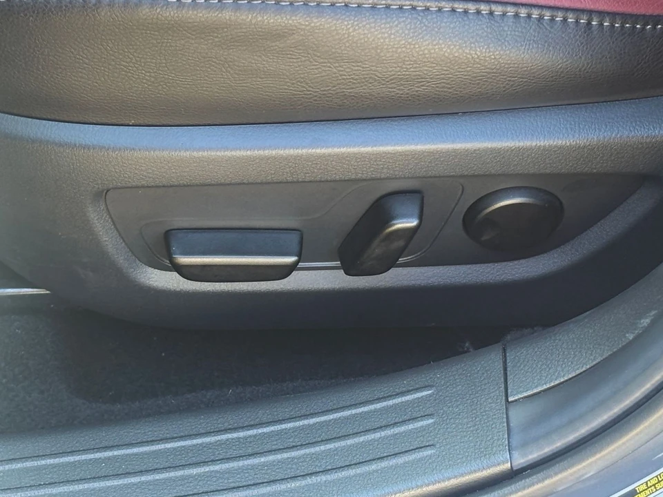 2025 Mazda CX-50 - Image 26 of 31
