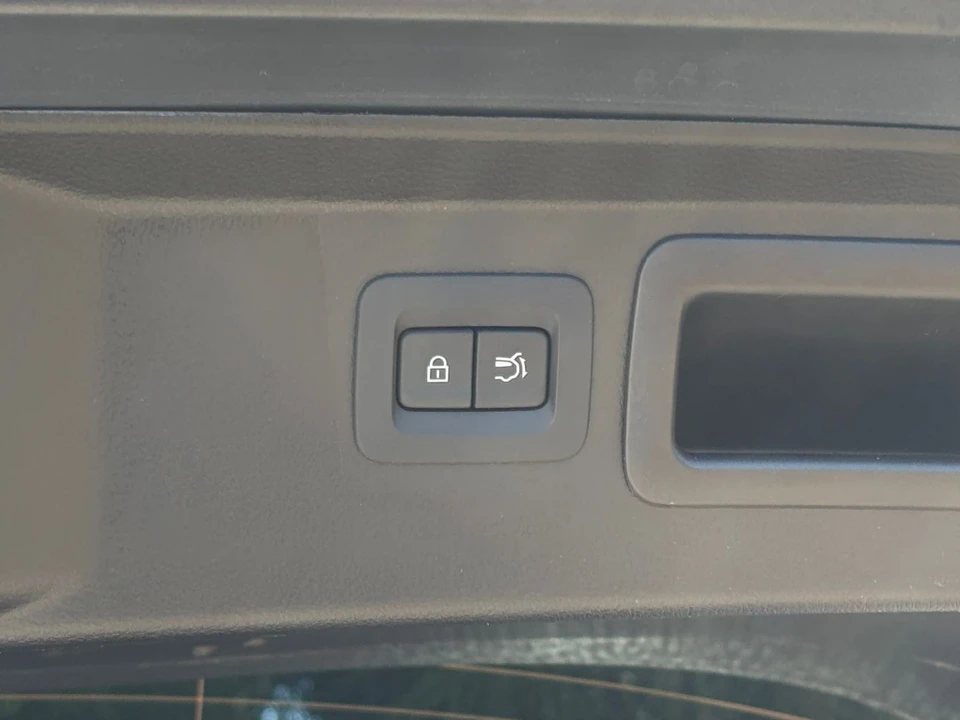 2025 Mazda CX-50 - Image 21 of 31