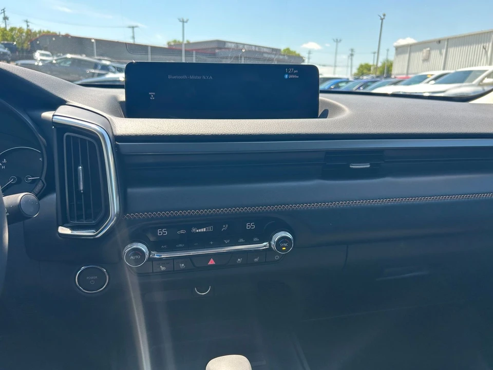2025 Mazda CX-50 - Image 16 of 31