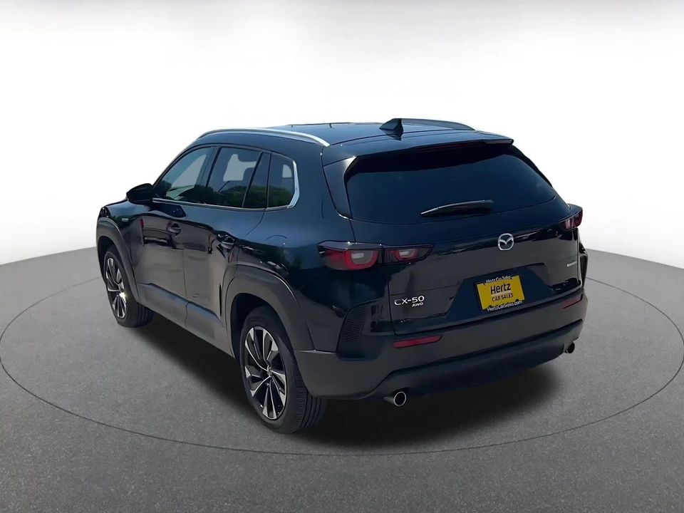 2025 Mazda CX-50 - Image 13 of 31