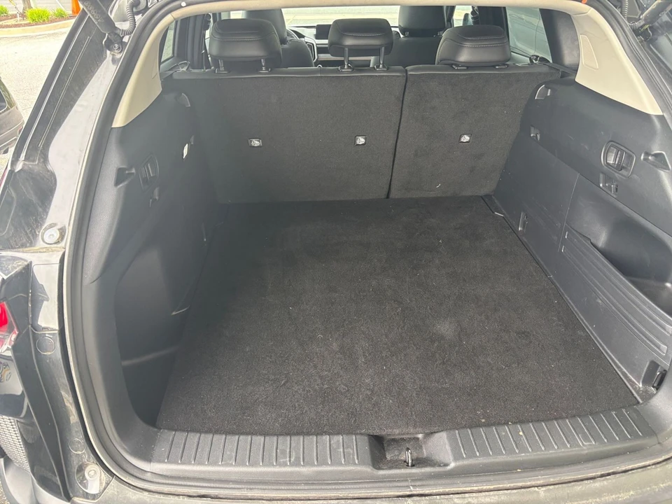 2025 Mazda CX-50 - Image 28 of 31