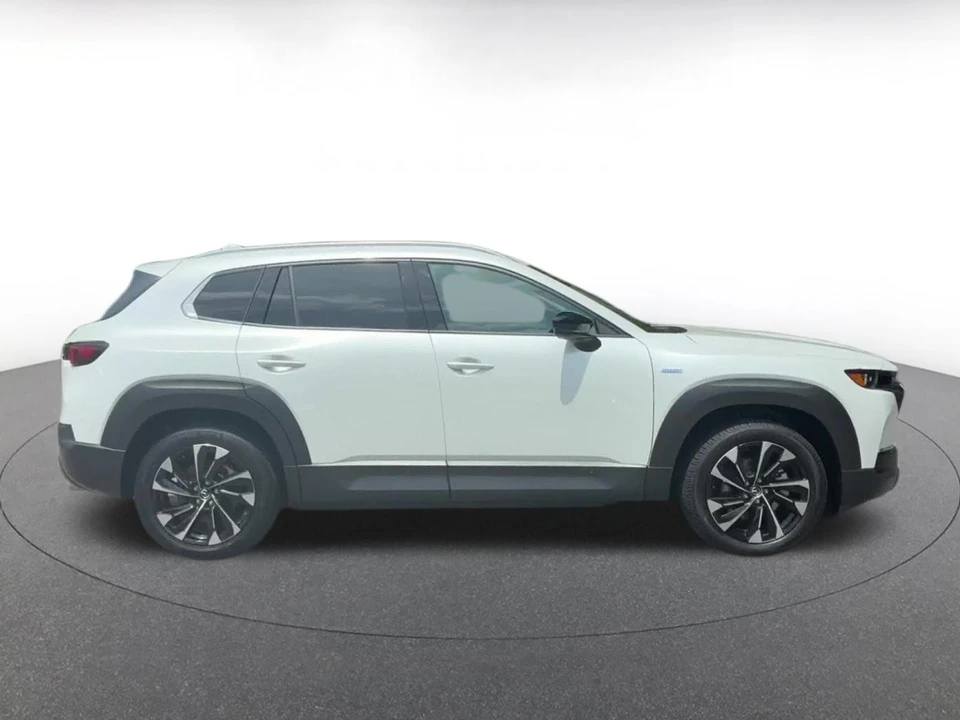 2025 Mazda CX-50 - Image 14 of 31