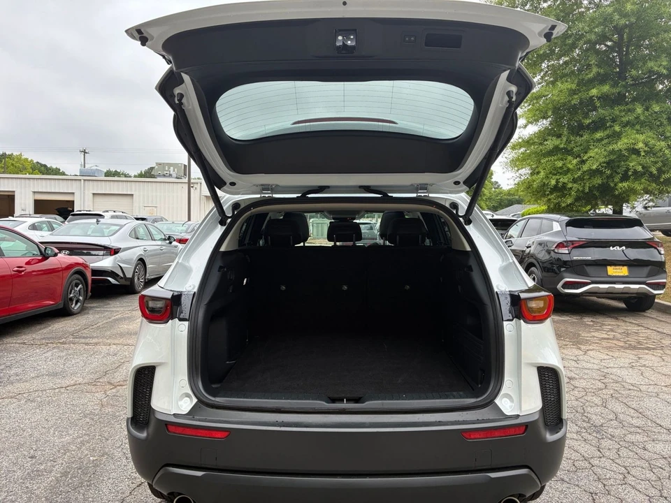 2025 Mazda CX-50 - Image 30 of 31