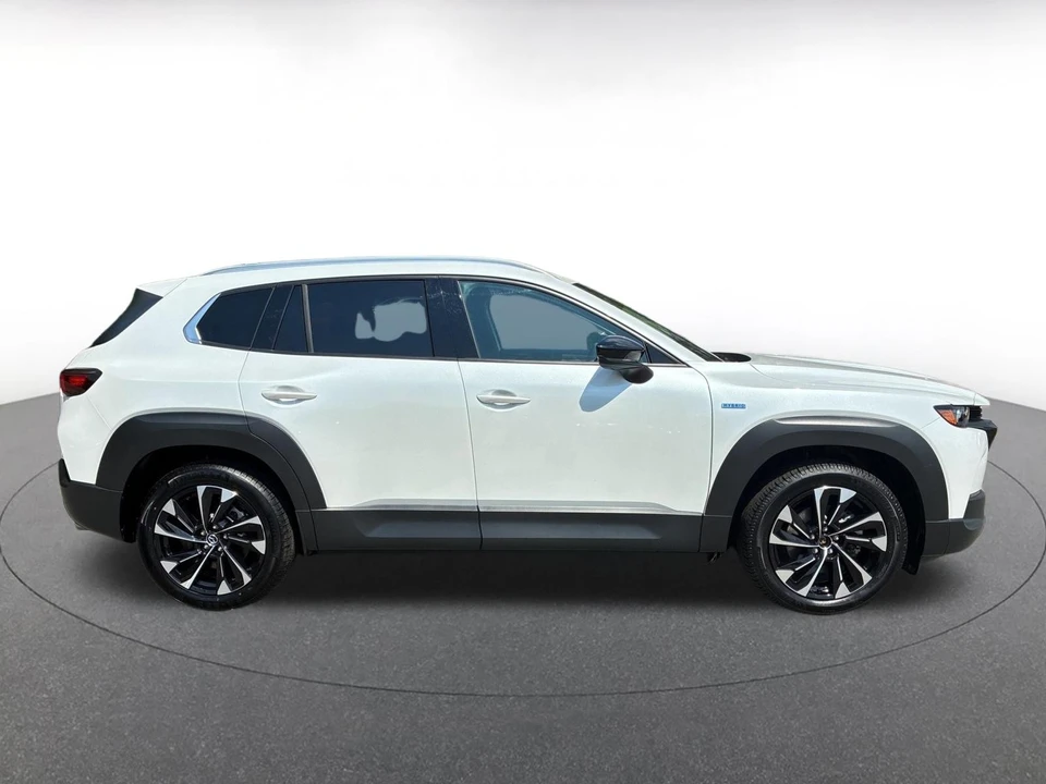 2025 Mazda CX-50 - Image 8 of 10