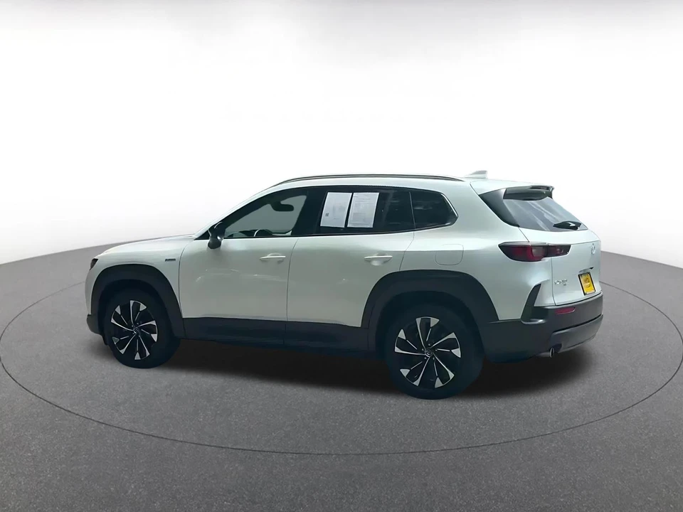 2025 Mazda CX-50 - Image 13 of 31