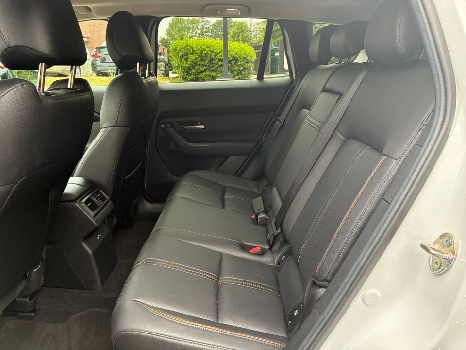 2025 Mazda CX-50 - Image 24 of 31