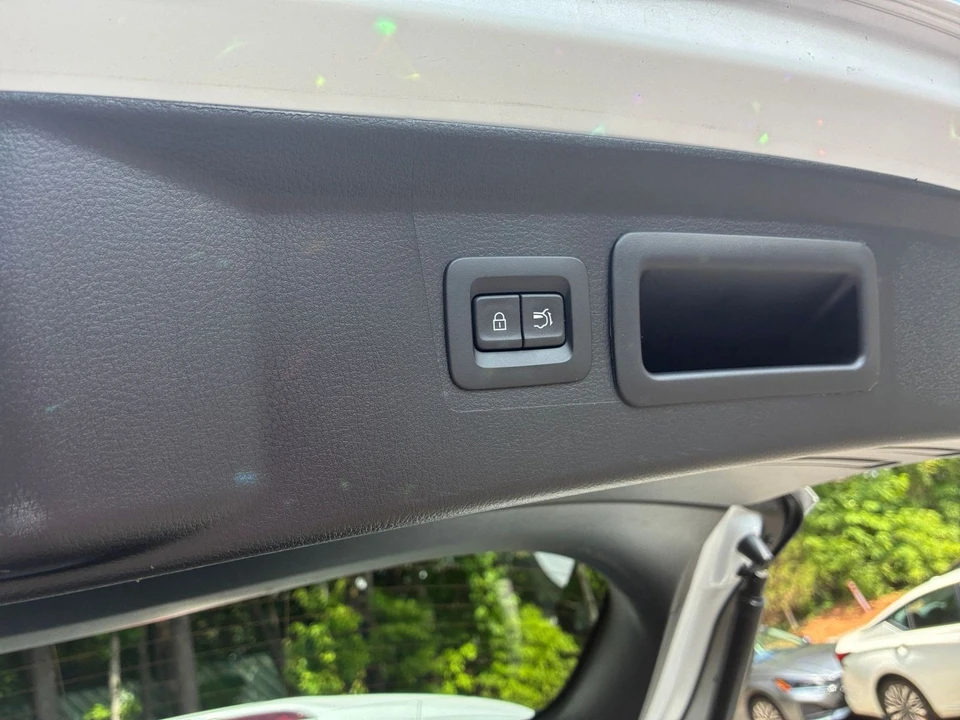 2025 Mazda CX-50 - Image 27 of 31