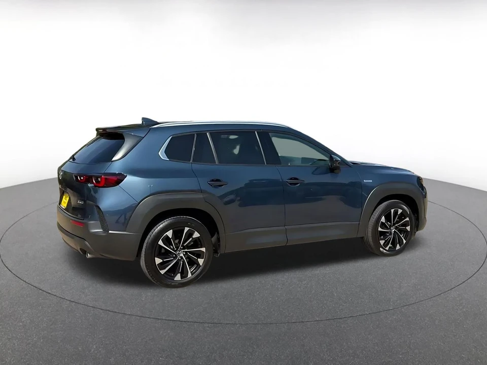 2025 Mazda CX-50 - Image 17 of 31