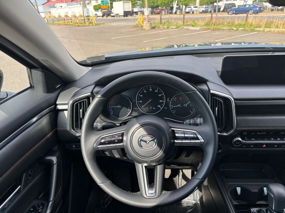 2025 Mazda CX-50 - Image 30 of 31