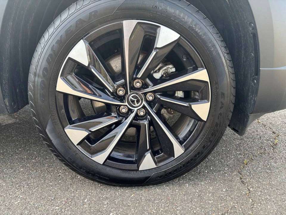 2025 Mazda CX-50 - Image 26 of 31