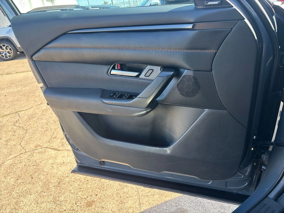 2025 Mazda CX-50 - Image 17 of 31