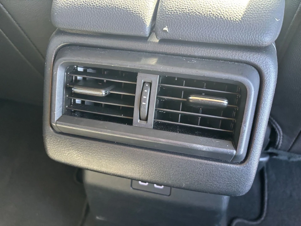 2025 Mazda CX-50 - Image 25 of 31