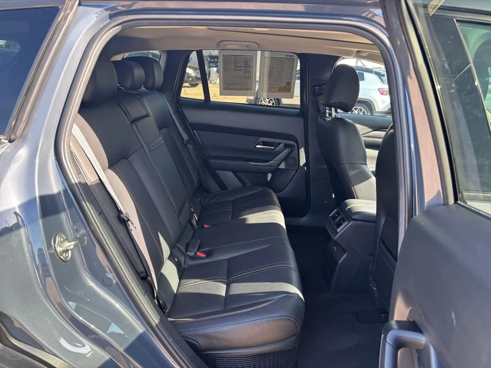 2025 Mazda CX-50 - Image 27 of 31