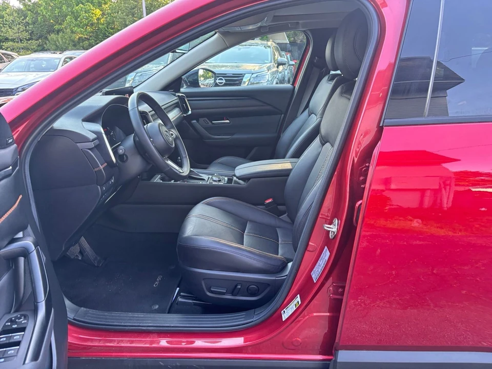 2025 Mazda CX-50 - Image 22 of 31
